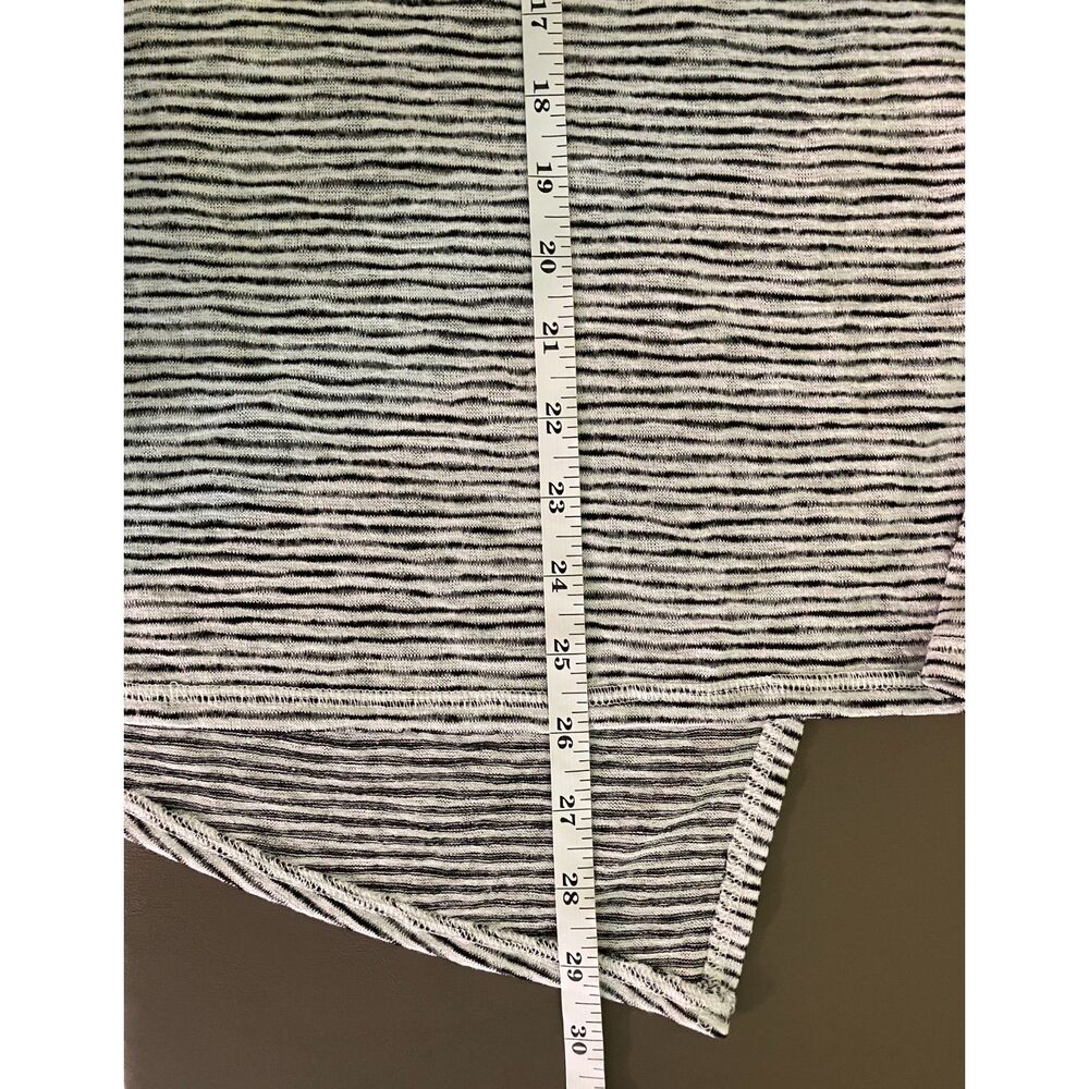 Athleta striped breezy flyaway back cap sleeve knit t shirt - Picture 9 of 9